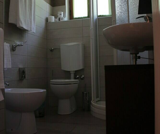 스탠다드 트리플 룸, Albergo Ristorante Bismantova