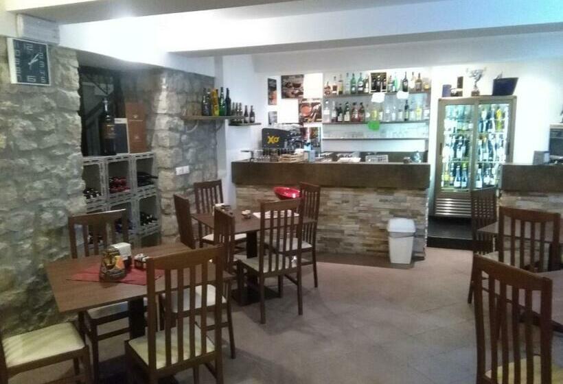 スタンダードトリプルルーム, Albergo Ristorante Bismantova