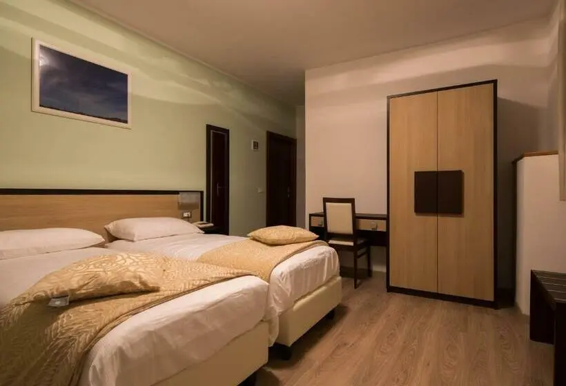 Standard Kolmen Hengen Huone, Albergo Ristorante Bismantova