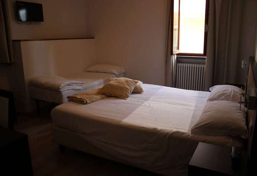 스탠다드 트리플 룸, Albergo Ristorante Bismantova