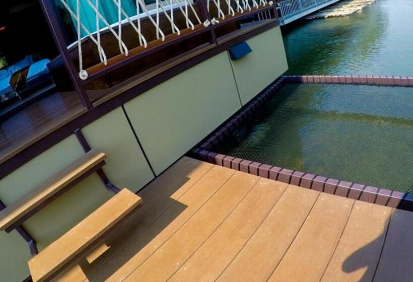 חדק דלוקס עם ג'קוזי, Binlha Raft Resort