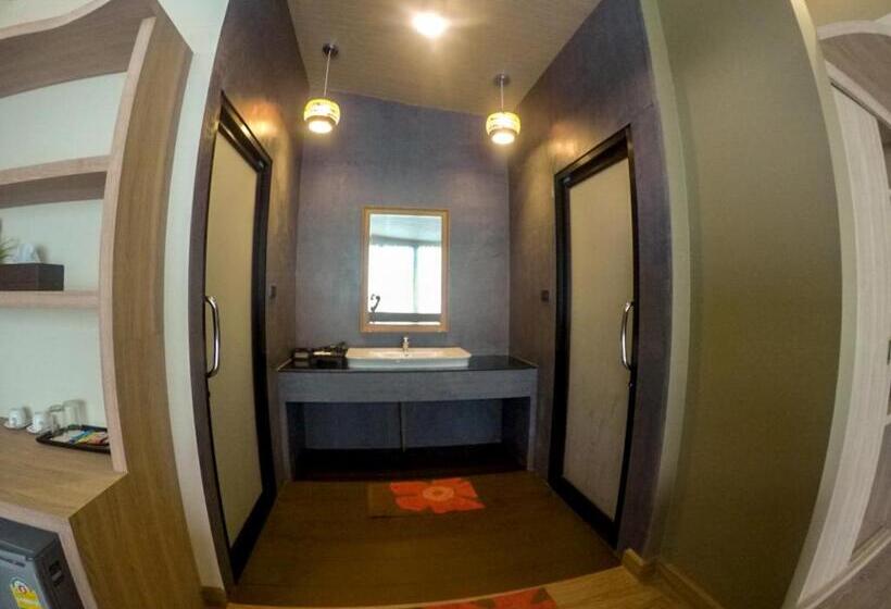 חדק דלוקס עם ג'קוזי, Binlha Raft Resort