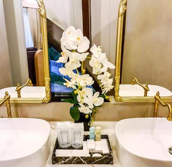 וילה עם חדר שינה אחד ובריכת שחיה, Binlha Raft Resort