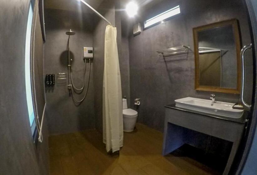 חדק דלוקס עם ג'קוזי, Binlha Raft Resort