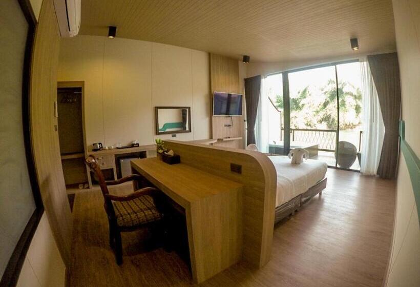 חדק דלוקס עם ג'קוזי, Binlha Raft Resort