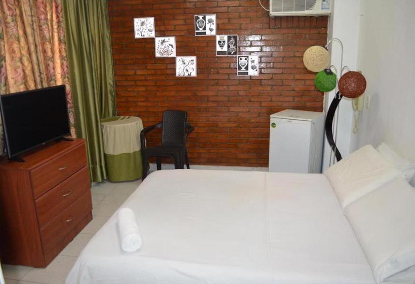 Номер Superior, Elimar