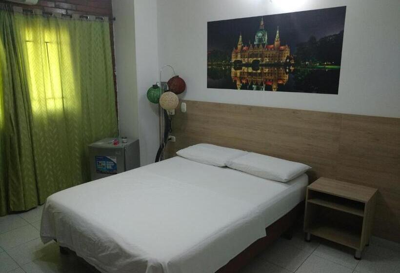 Номер Superior, Elimar