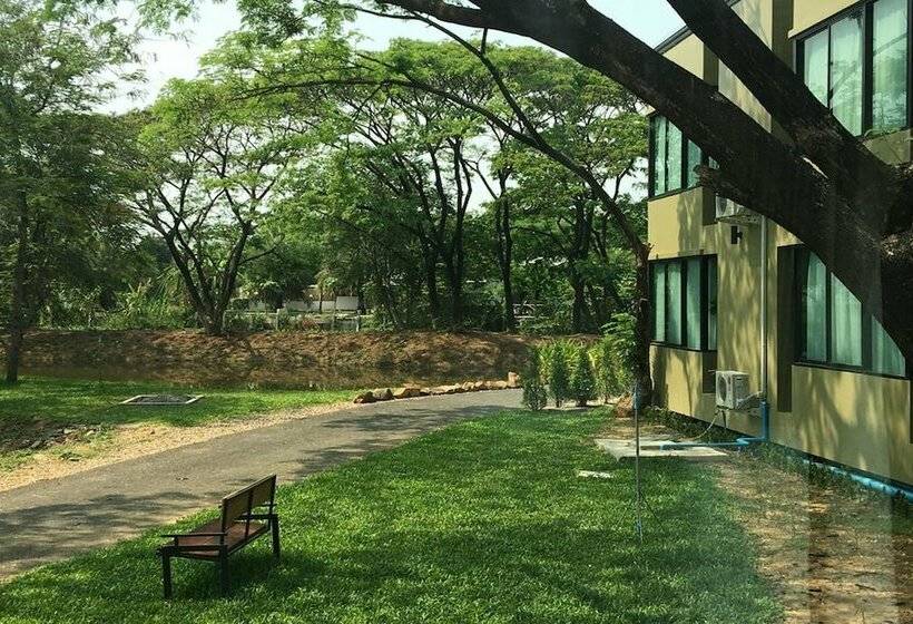 חדר סטנדרט נוף לגינה, Green@buriram