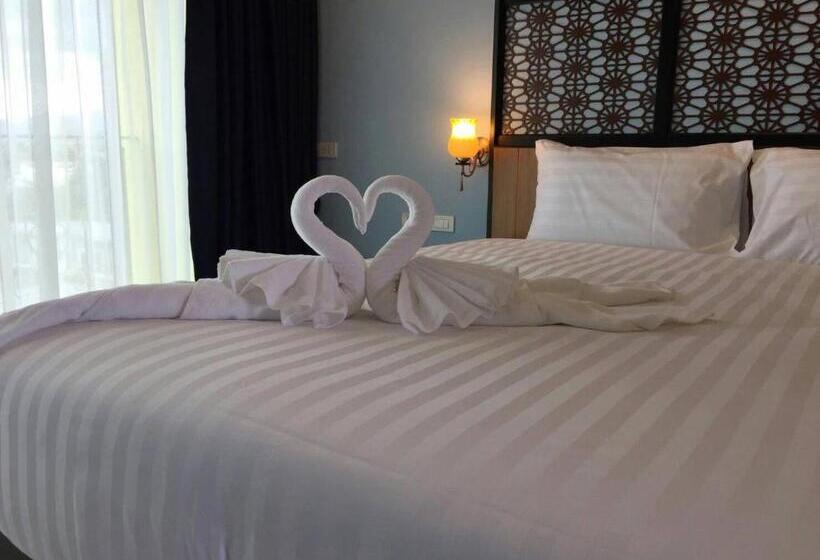 اتاق لوکس با بالکن, Phuket Chinoinn Shaplus Certified