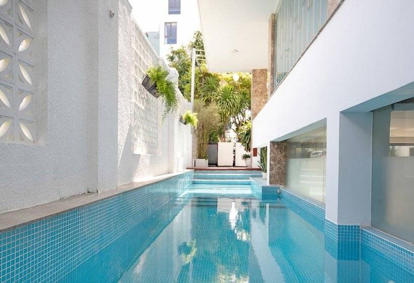 اتاق سوپریور, Sapphire