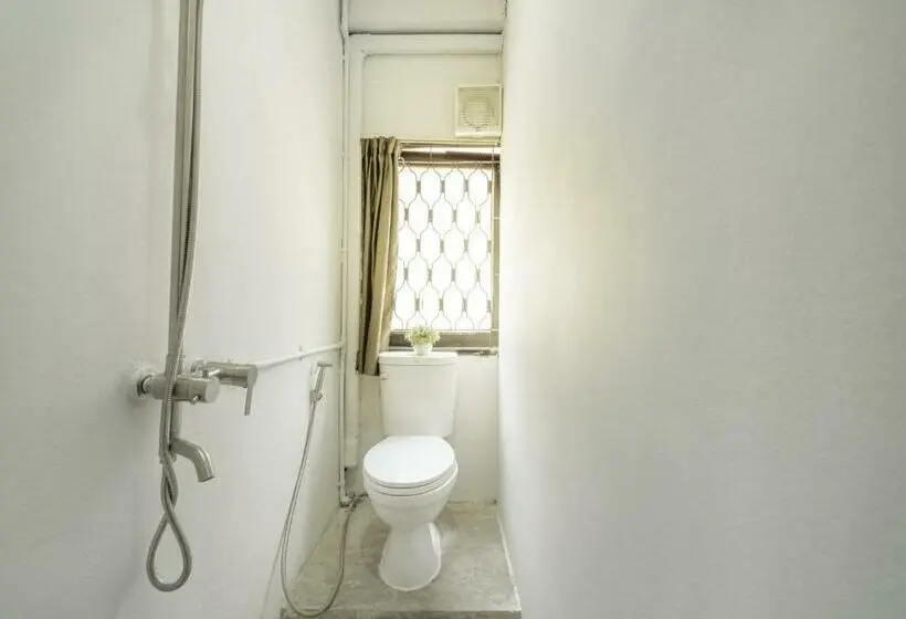 اتاق لوکس, Sloth Hostel Khaosan