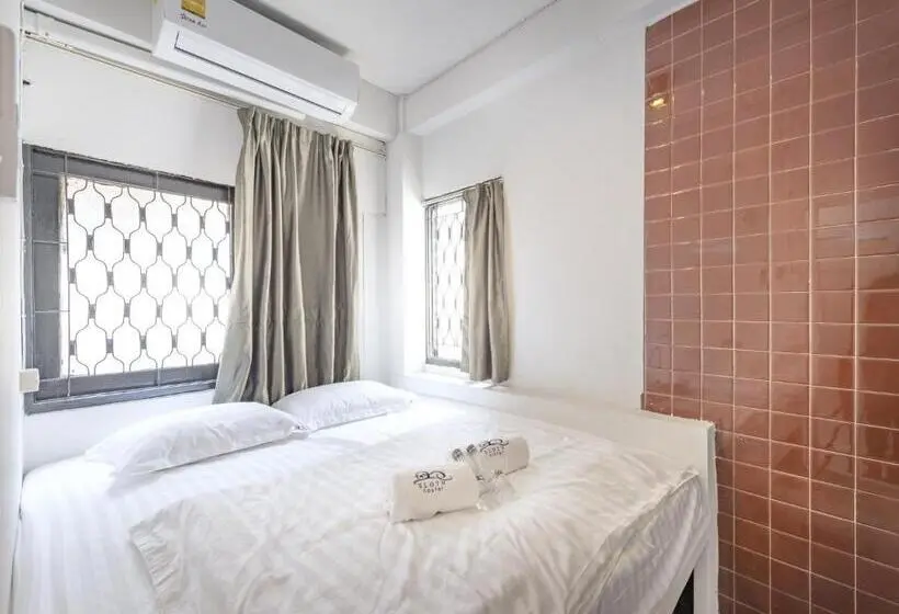 اتاق لوکس, Sloth Hostel Khaosan