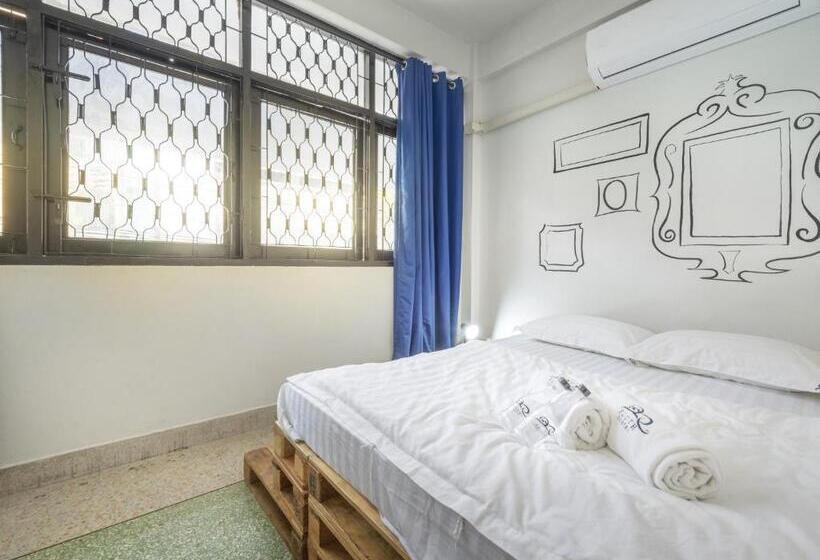 اتاق استاندارد با سرویس بهداشتی مشترک, Sloth Hostel Khaosan