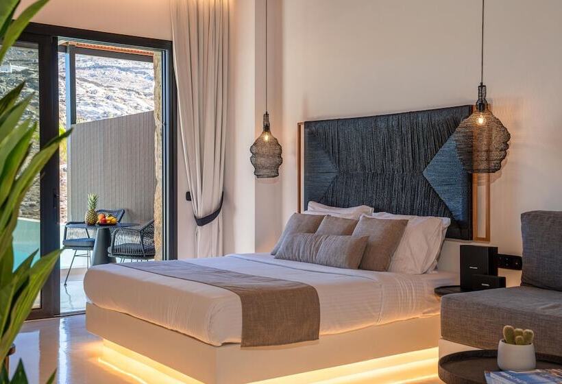 Люкс Повышенной Комфортности, Ftelia Black Villas
