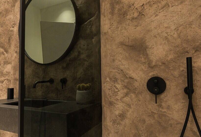 סוויטה דלוקס, Ftelia Black Villas