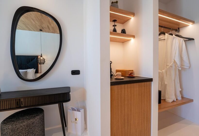 Полулюкс с Бассейном, Ftelia Black Villas