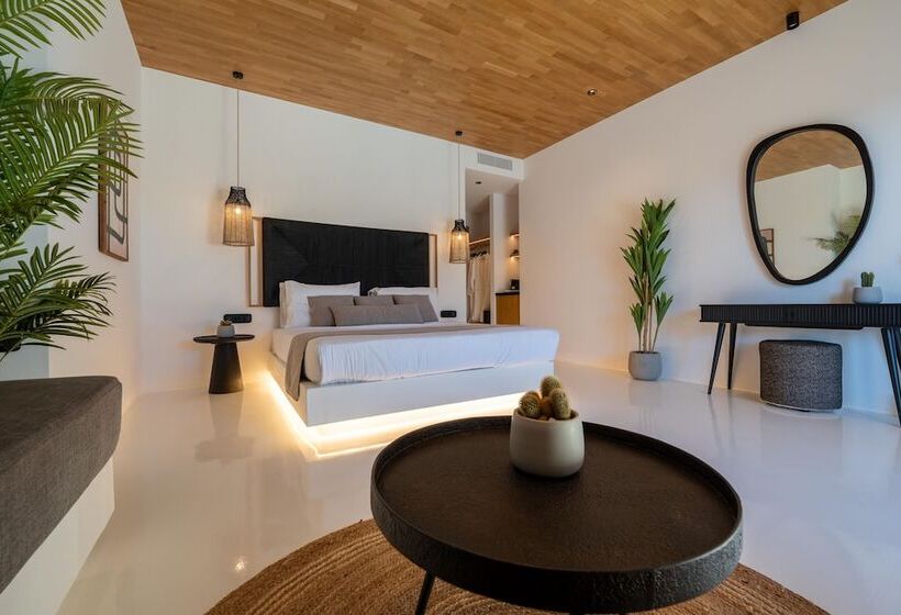 מיטת קינג בסוויטה, Ftelia Black Villas