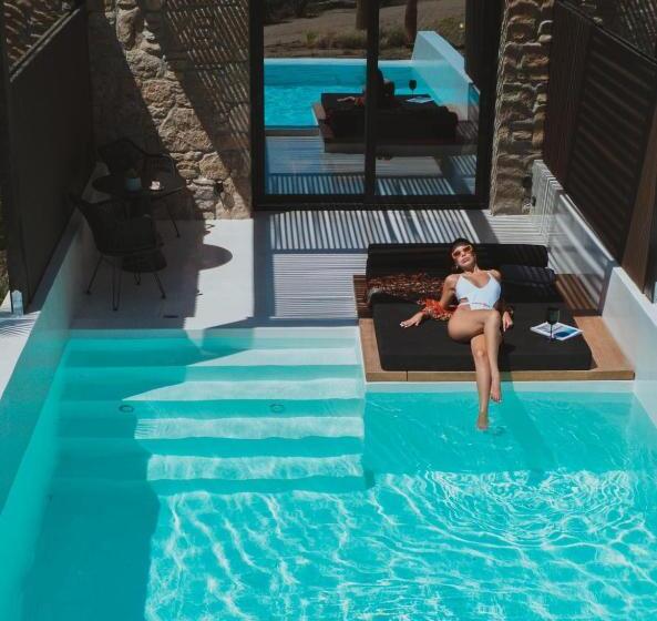 סוויטת סופריור, Ftelia Black Villas