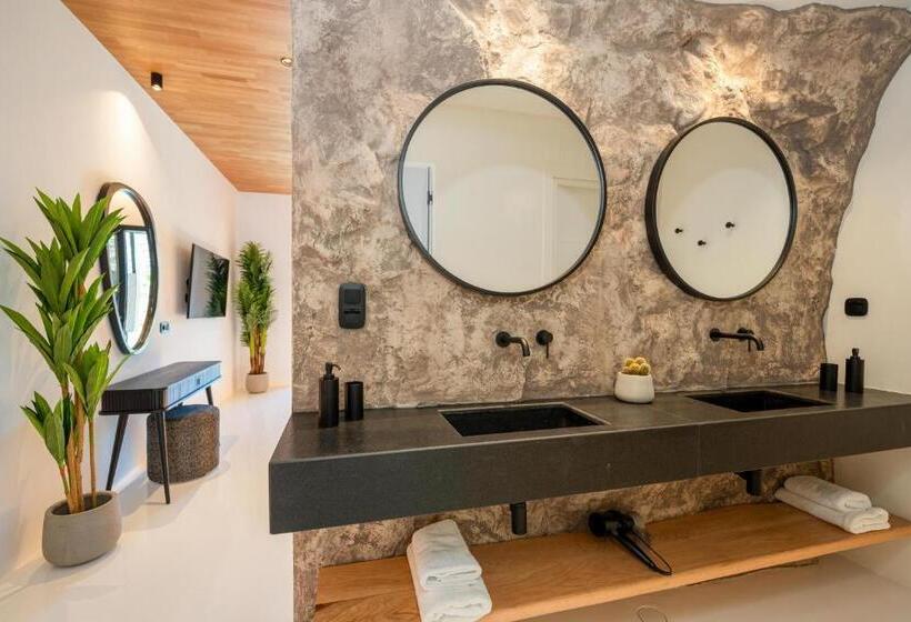 סוויטת סופריור, Ftelia Black Villas