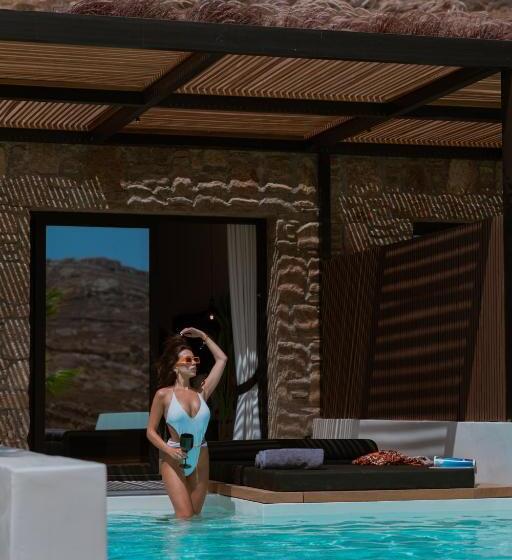 סוויטה דלוקס, Ftelia Black Villas