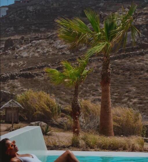 סוויטה דלוקס, Ftelia Black Villas