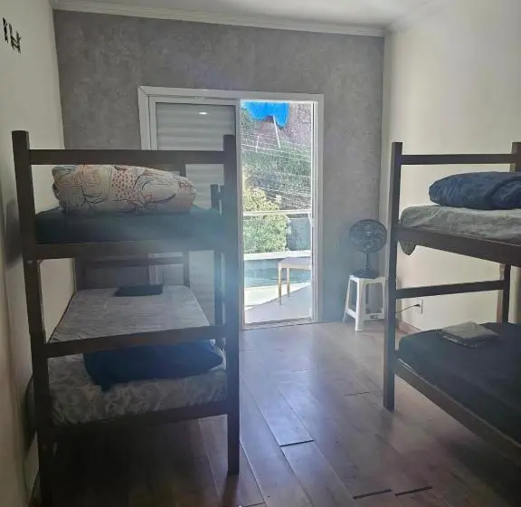 バルコニー付スタンダード４ベッドルーム, Hostel Dos Pinheirais 2