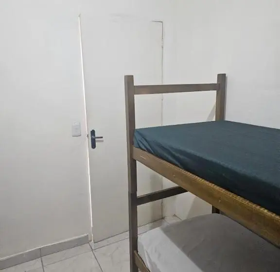 スタンダード４人部屋, Hostel Dos Pinheirais 2