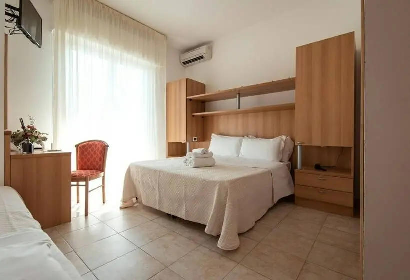 اتاق راحتی سه تخته, Adria Beach