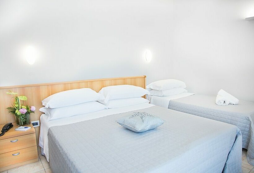 コンフォートトリプルルーム, Adria Beach