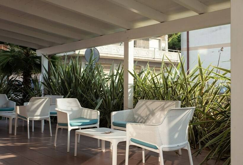 コンフォートトリプルルーム, Adria Beach