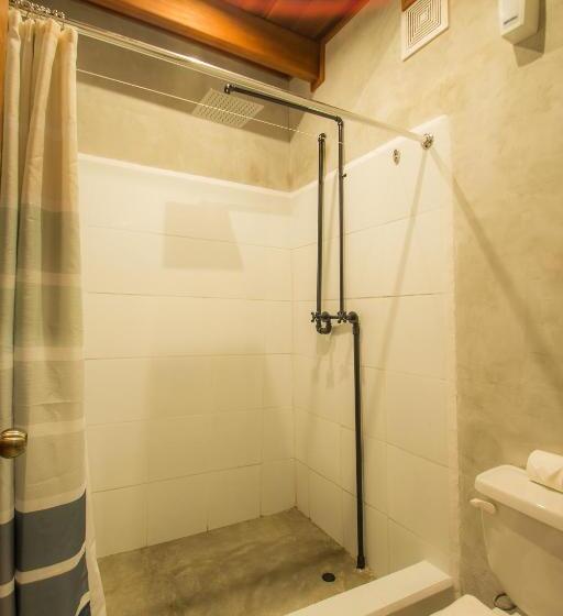 اتاق استاندارد چهار تخته, Gringo Perdido