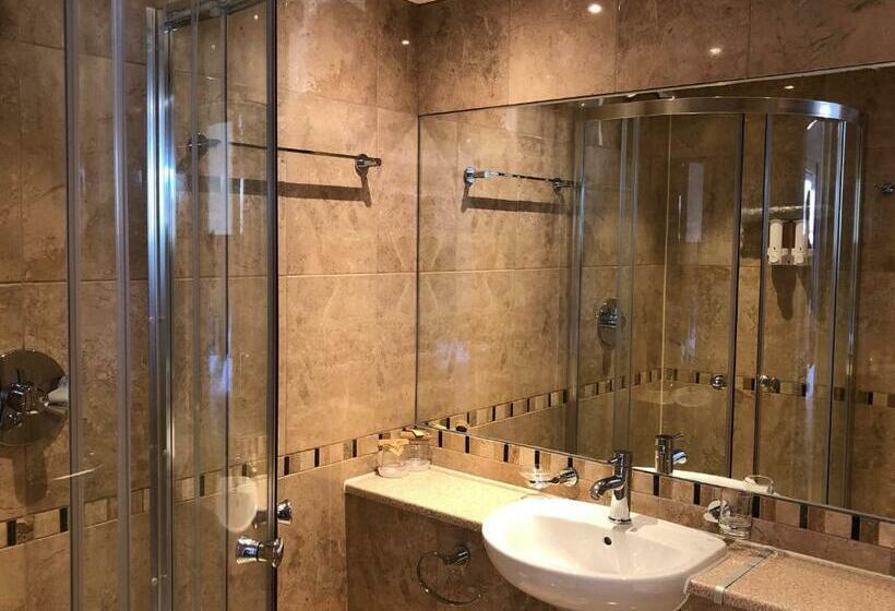 חדר סופריור, Little Downham Anchor