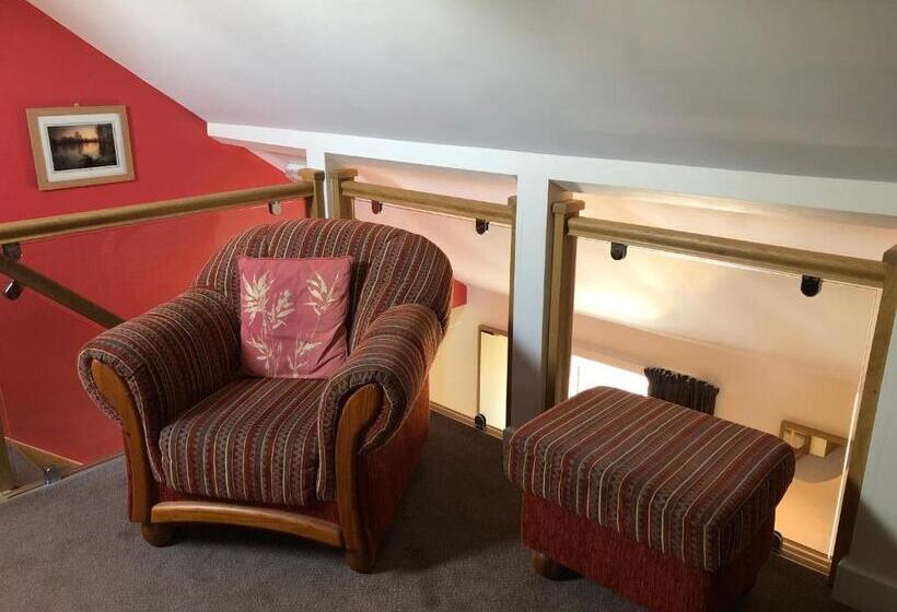 דירת חדר, Little Downham Anchor