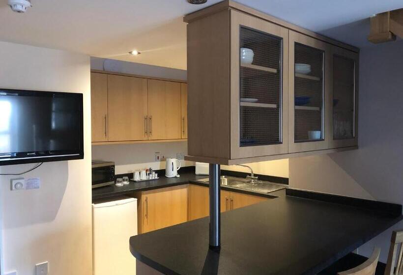 דירת חדר, Little Downham Anchor