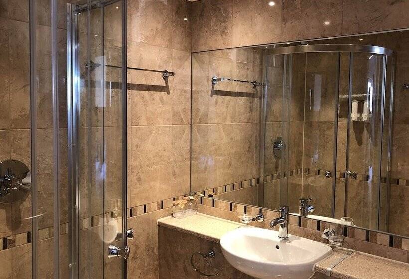 חדר סופריור, Little Downham Anchor