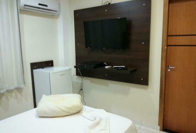 חדר סטנדרט לשלושה, Real Villes