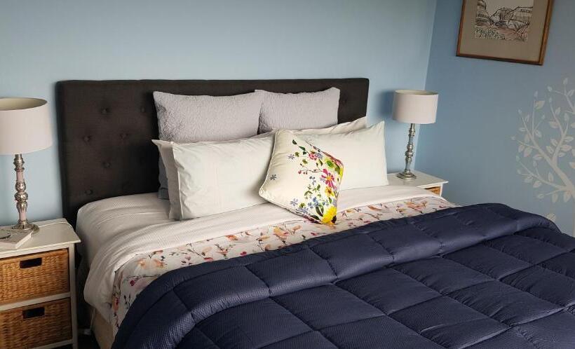 带大床的豪华间, Rosemount B&b By The Sea St Clair