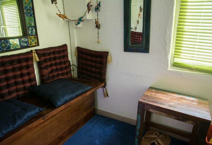 اتاق استاندارد, Crazy Lounge B&b
