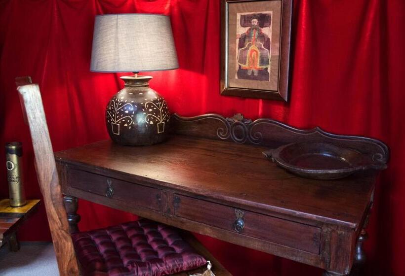 패밀리 룸, Crazy Lounge B&b