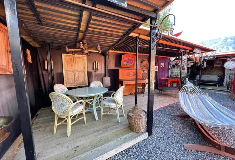 スーペリアファミリールーム, Crazy Lounge B&b