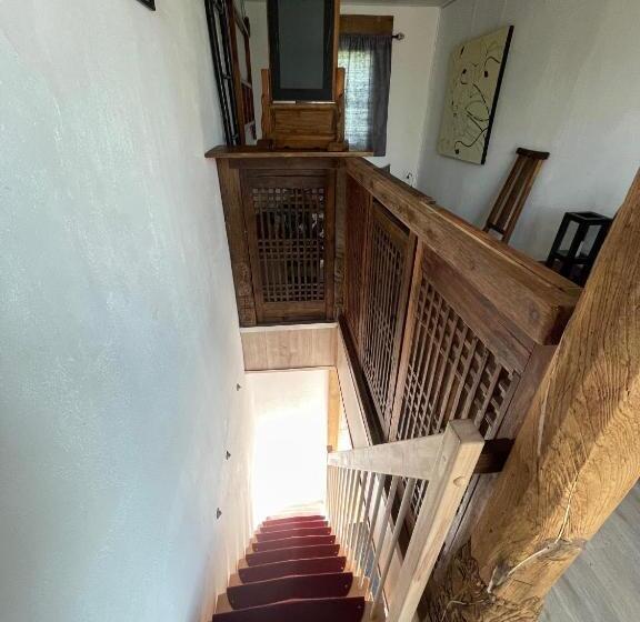 스탠다드 방갈로, Crazy Lounge B&b