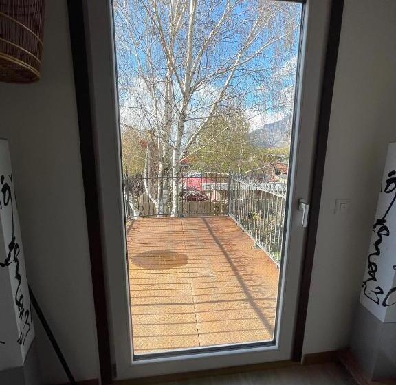 스탠다드 방갈로, Crazy Lounge B&b