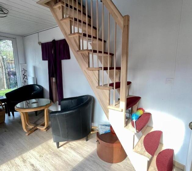 스탠다드 방갈로, Crazy Lounge B&b