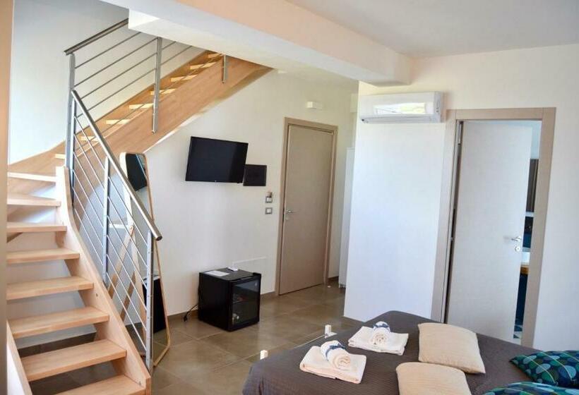 اتاق لوکس چهار تخته, Corte Sveva B&b Affittacamere