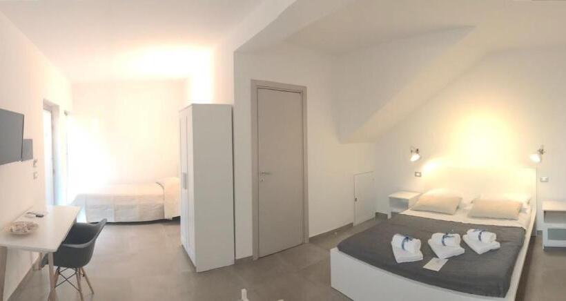 اتاق لوکس سه تخته, Corte Sveva B&b Affittacamere