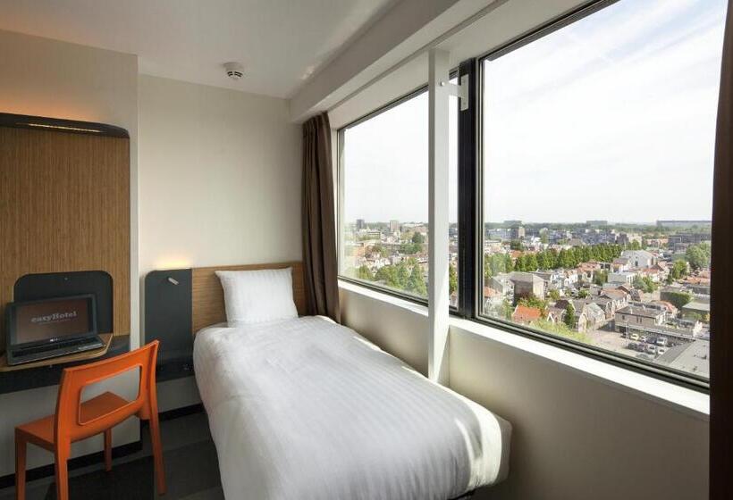 スタンダードトリプルルーム, Easyhotel Amsterdam Zaandam