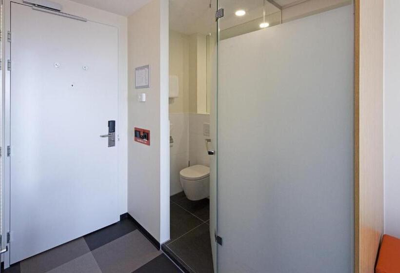 身障者適用スタンダードルーム, Easyhotel Amsterdam Zaandam
