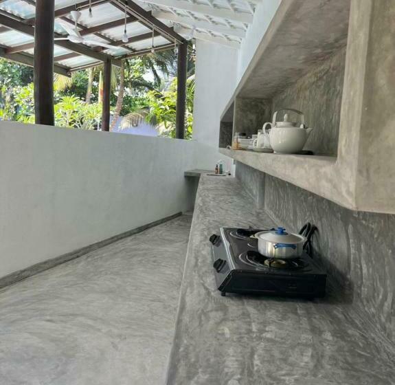 غرفة قياسية مزوَّدة بشُرفة, Abundia Unawatuna