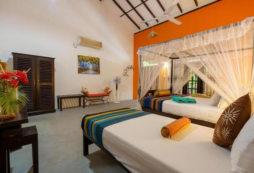 غرفة قياسية مزوَّدة بشُرفة, Abundia Unawatuna