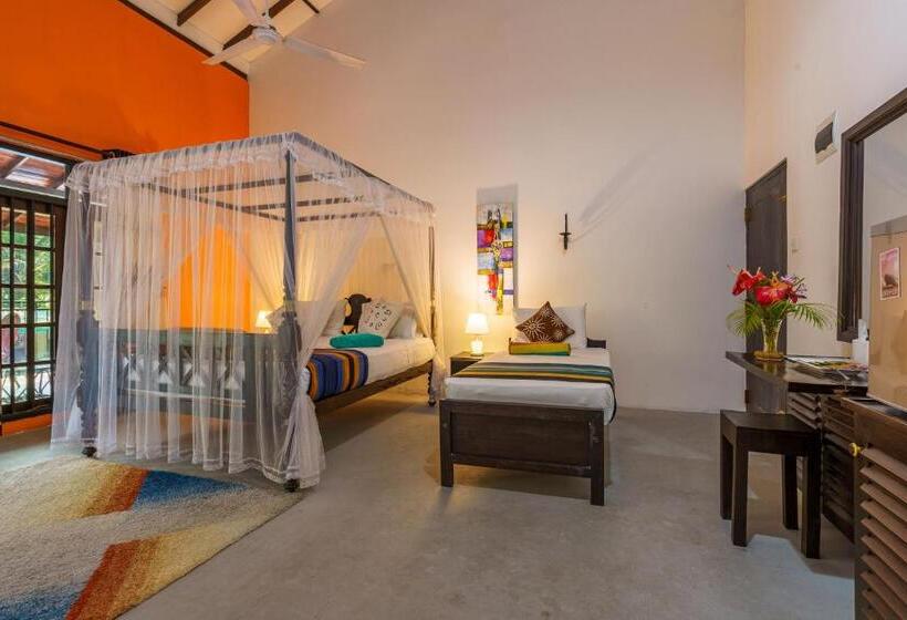 غرفة قياسية مزوَّدة بشُرفة, Abundia Unawatuna